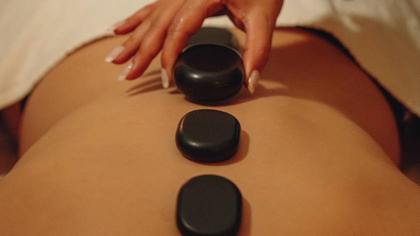 Massage relaxant en cabine privée au Yemaya Spa Marrakech Hivernage